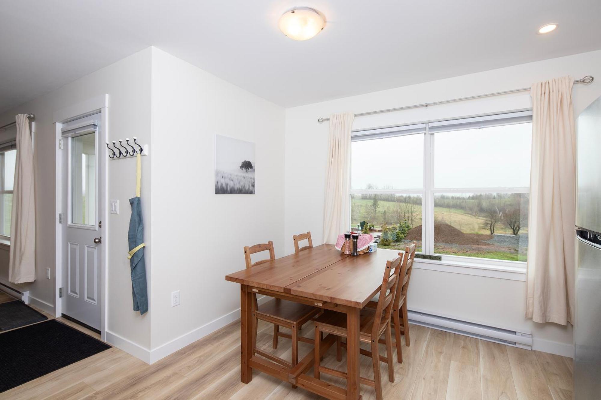 Отель Fossil Farms Oceanside Retreat Egerton Экстерьер фото